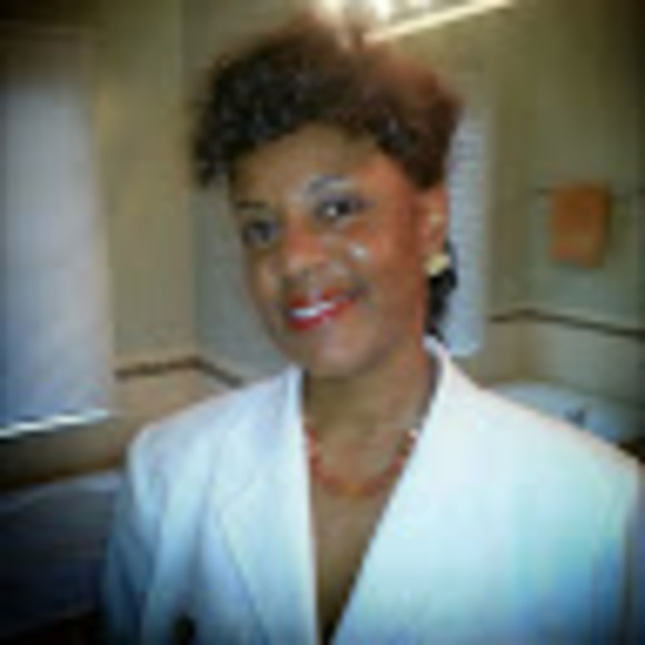 Meet your Posher, Vivian - Picture 1 of 1